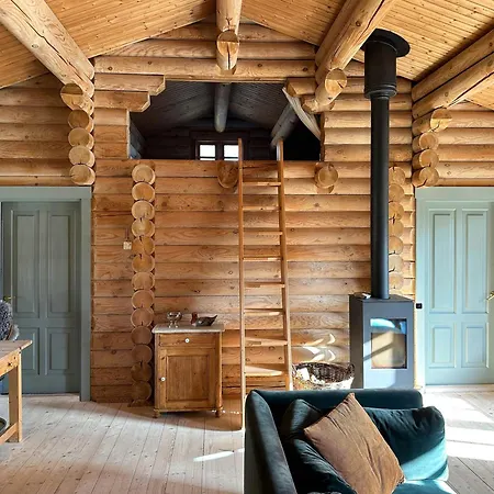 Log With Cozy Interior Near The Water * Vig